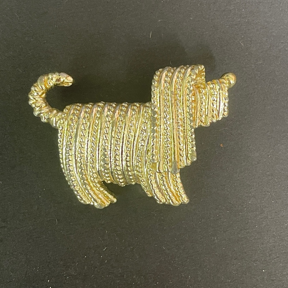 VINTAGE Shaggy Dog Pin Brooch by Sarah Coventry Goldtone Yorkie Shih Tzu Signed